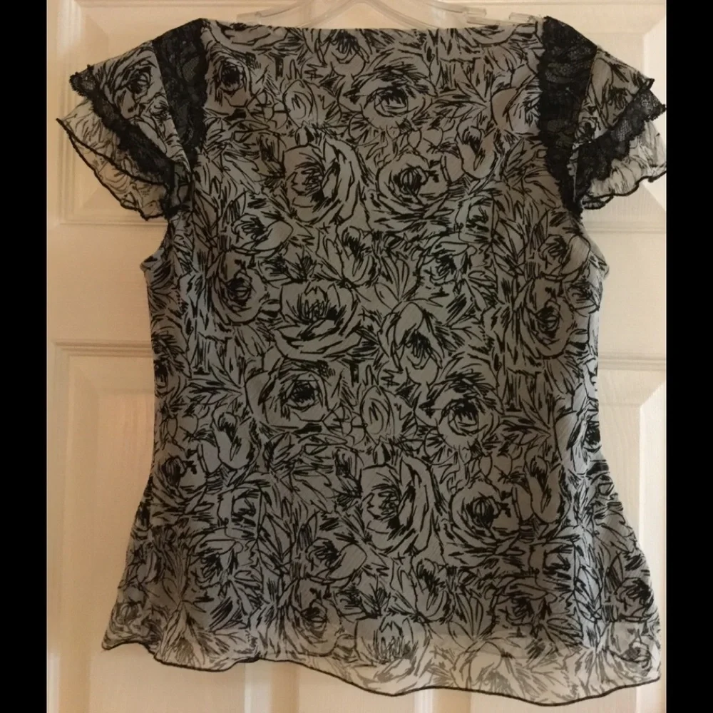 Nine West/women’s 2-piece, black and white set size 4 - Picture 3 of 6